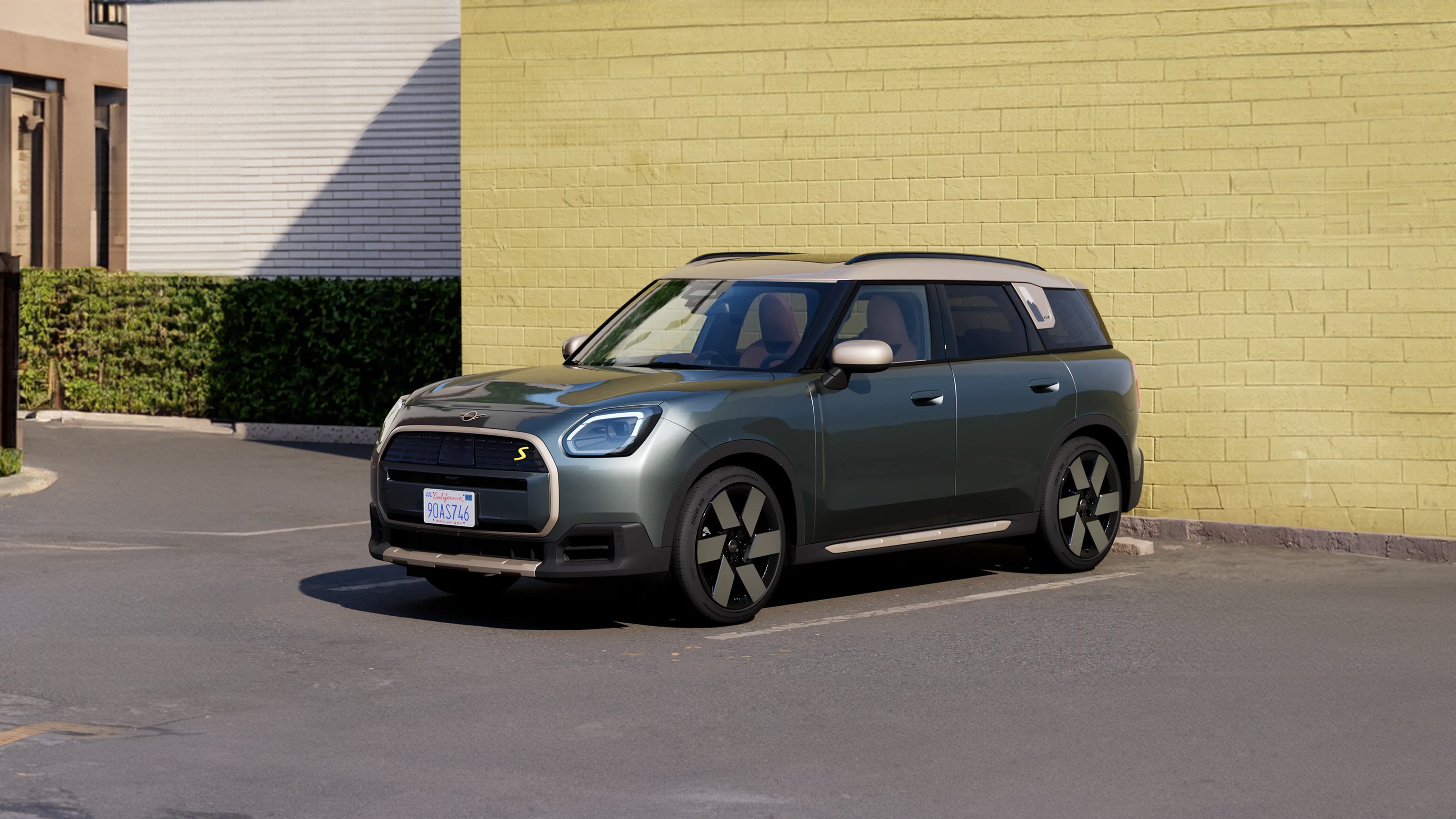 All-electric Mini Countryman – model shelf - background